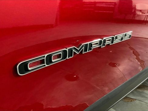 Used 2025 Jeep Compass Limited AWD/4WD image 8
