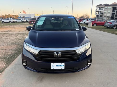 Certified 2024 Honda Odyssey Elite image 3