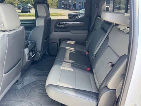 Used 2022 Chevrolet Silverado 1500 ZR2 w/ Technology Package image 10