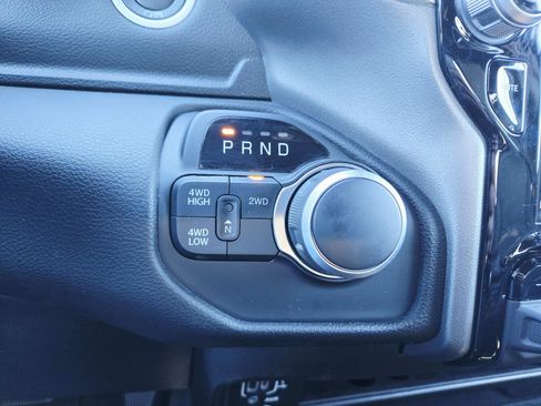 Used 2024 RAM 2500 Big Horn w/ Night Edition image 32