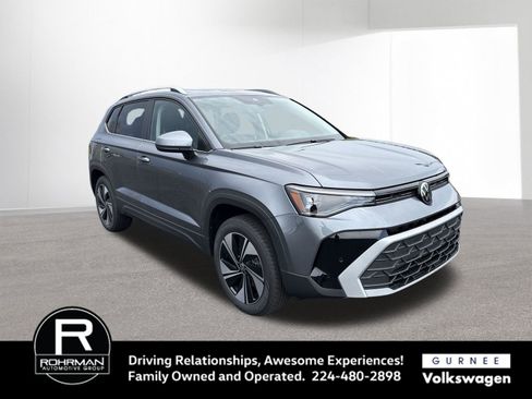 New 2026 Volkswagen Taos SE AWD/4WD image 2