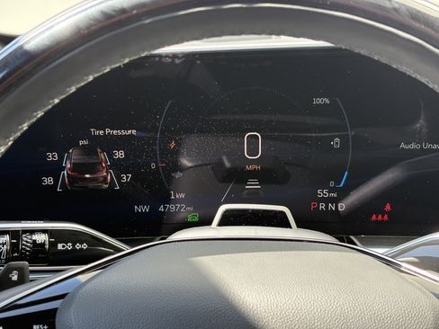 Used 2024 Cadillac Lyriq Luxury AWD/4WD image 23