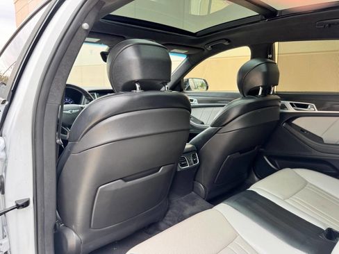 Used 2018 Genesis G80 3.3T Sport image 13