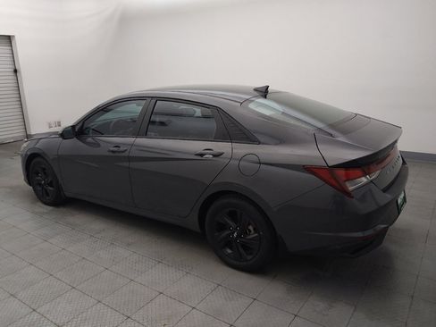 Used 2023 Hyundai Elantra SEL FWD image 3