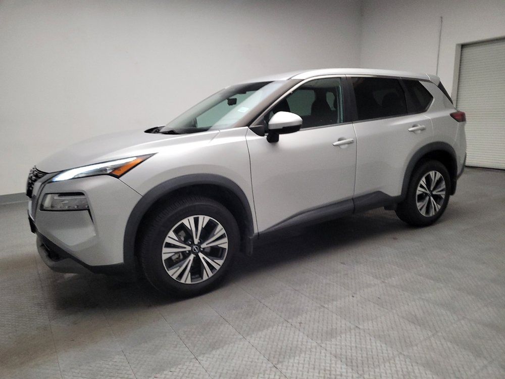 Used 2022 Nissan Rogue SV FWD image 2