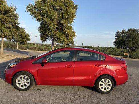 Used 2013 Kia Rio LX w/ PWR Pkg FWD image 2