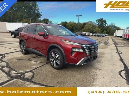 Used 2024 Nissan Rogue SL image 2