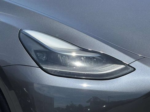 Used 2023 Tesla Model Y 2WD image 7