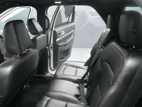 Used 2019 Ford Explorer Sport w/ Equipment Group 401A AWD/4WD image 18