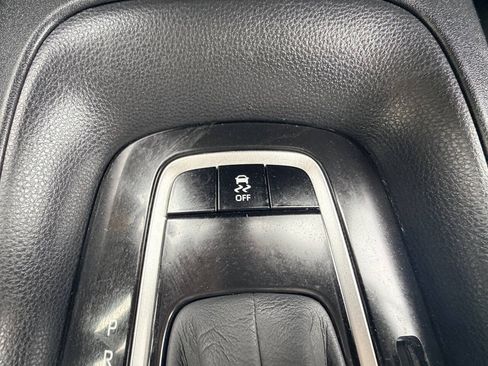 Used 2022 Toyota Corolla LE FWD image 9