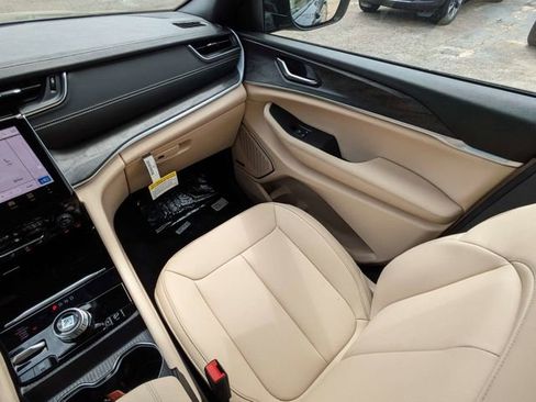 New 2024 Jeep Grand Cherokee Limited 4xe AWD/4WD image 17