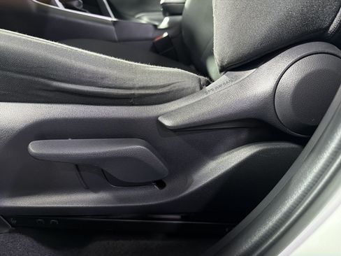 Used 2015 Toyota RAV4 XLE AWD/4WD image 27