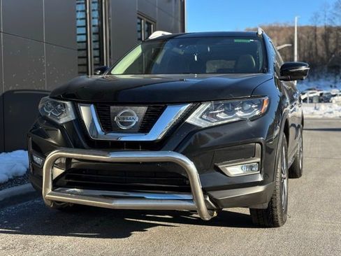 Used 2017 Nissan Rogue SL w/ SL Premium Package image 3