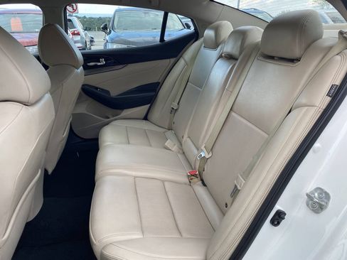 Used 2020 Nissan Maxima 3.5 SV w/ Floor Mat Group FWD image 15
