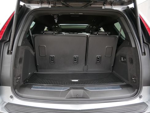 Certified 2023 Cadillac Escalade Premium Luxury w/ Performance Package AWD/4WD image 18