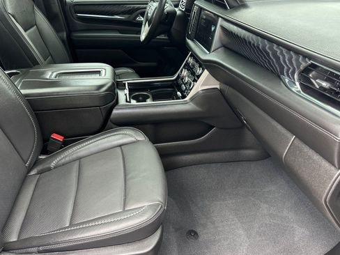 Used 2023 GMC Yukon Denali w/ LPO, Floor Liner Package AWD/4WD image 16