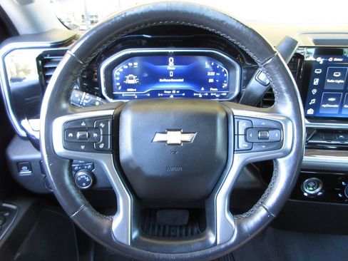 Used 2022 Chevrolet Silverado 1500 LT RWD image 14