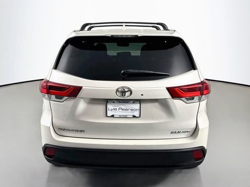 Used 2019 Toyota Highlander XLE AWD/4WD image 10