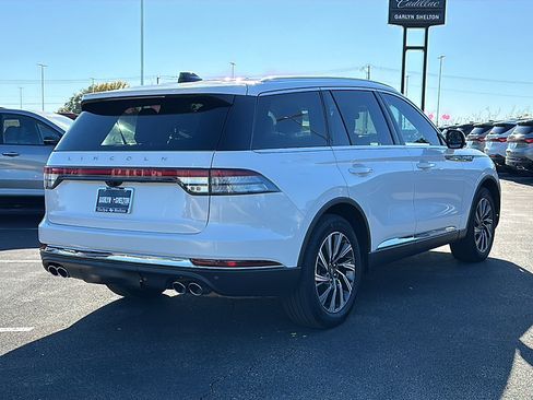 Used 2025 Lincoln Aviator 2WD image 8