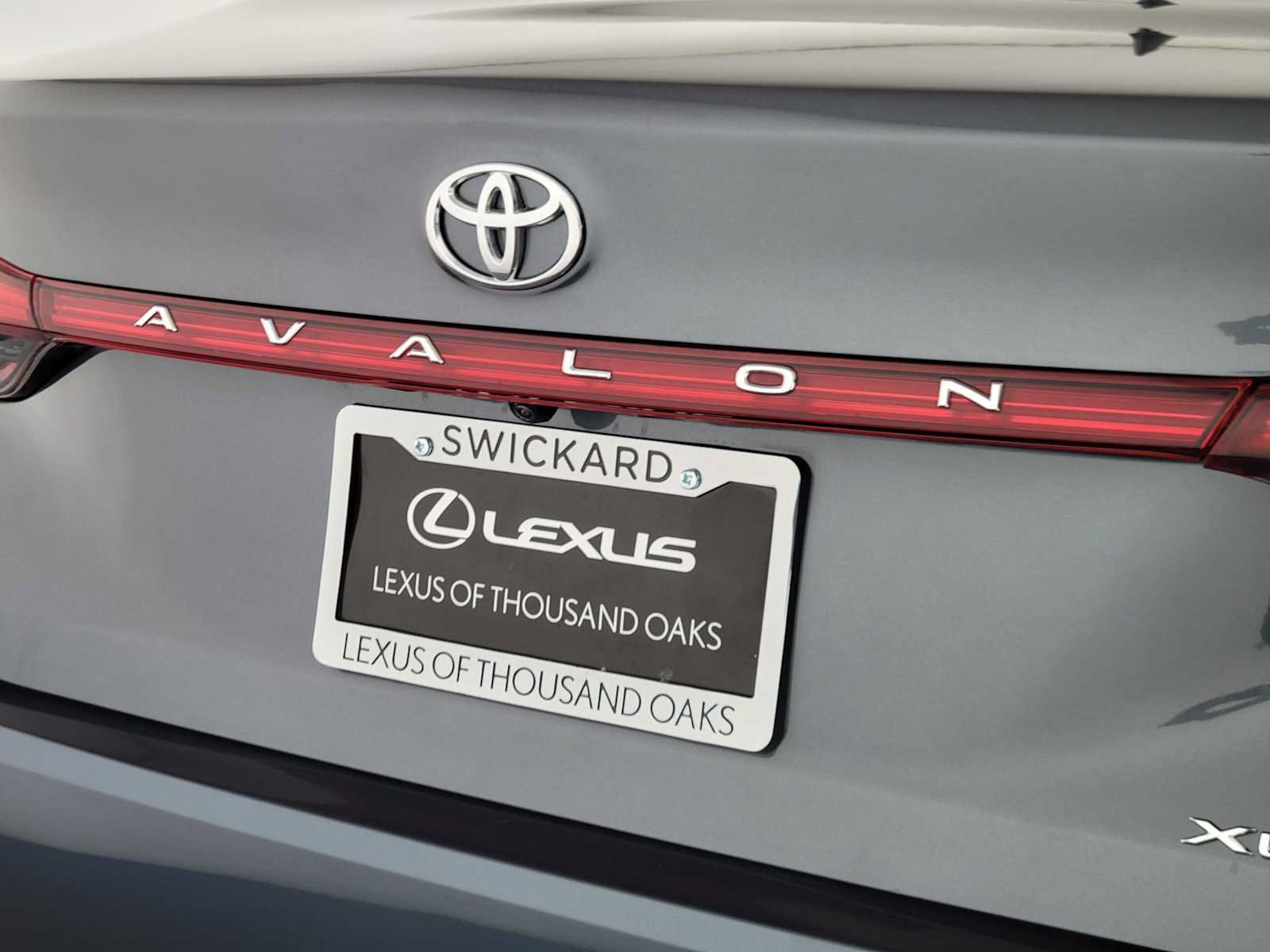Used 2020 Toyota Avalon XLE w/ Carpet Mat Package FWD image 13