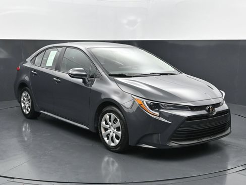Used 2026 Toyota Corolla LE FWD image 7