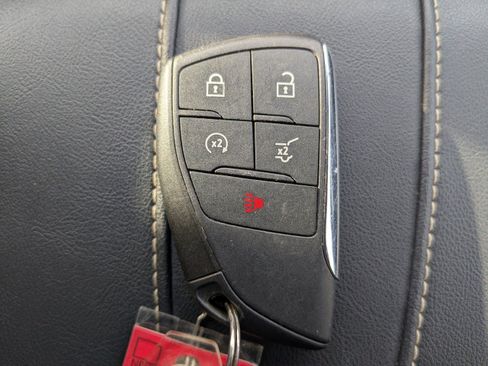 Used 2024 GMC Acadia Elevation image 31