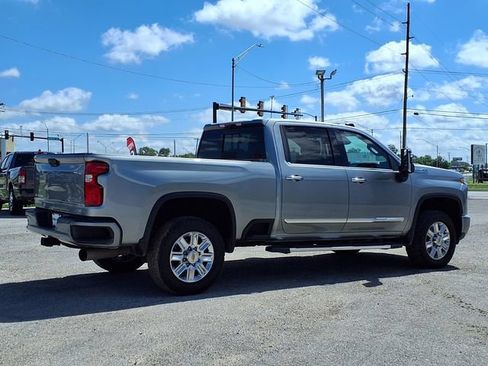 Used 2024 Chevrolet Silverado 3500 High Country AWD/4WD image 21