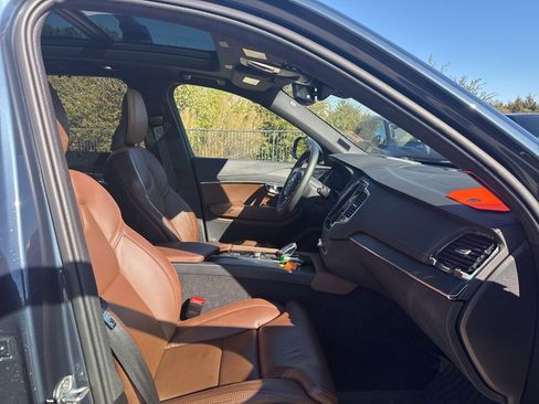 Certified 2023 Volvo XC90 B6 Ultimate w/ Protection Package Premier image 8