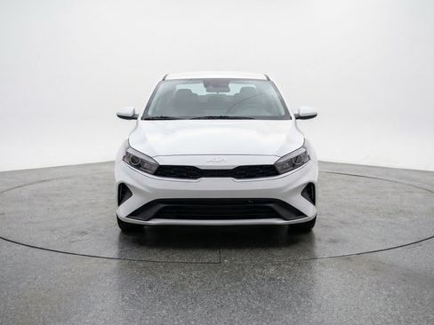 Used 2024 Kia Forte LXS FWD image 2
