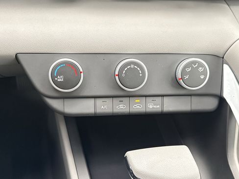 New 2026 Hyundai Elantra SE image 20