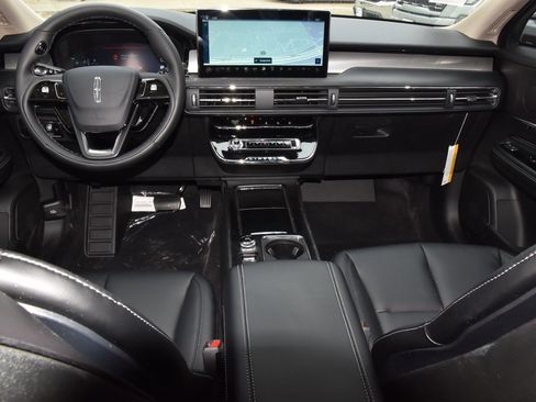 New 2026 Lincoln Corsair Premiere image 16