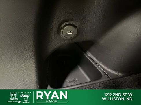 Used 2023 Jeep Compass Trailhawk w/ Trailhawk Elite Group AWD/4WD image 12