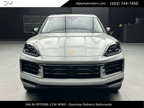 Used 2025 Porsche Cayenne E-Hybrid image 11