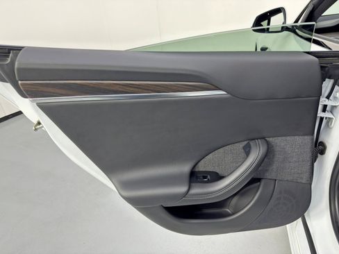 Used 2022 Tesla Model S image 43