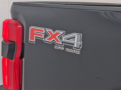 New 2025 Ford F350 Platinum w/ FX4 Off-Road Package image 39