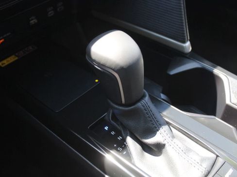 Used 2025 Toyota Camry SE FWD image 11