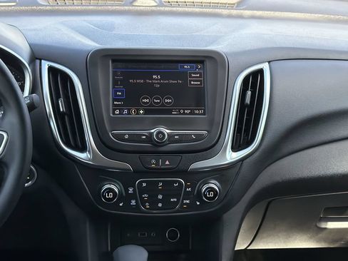 Used 2024 Chevrolet Equinox LT FWD image 4