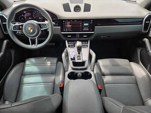 Used 2023 Porsche Cayenne AWD/4WD image 18
