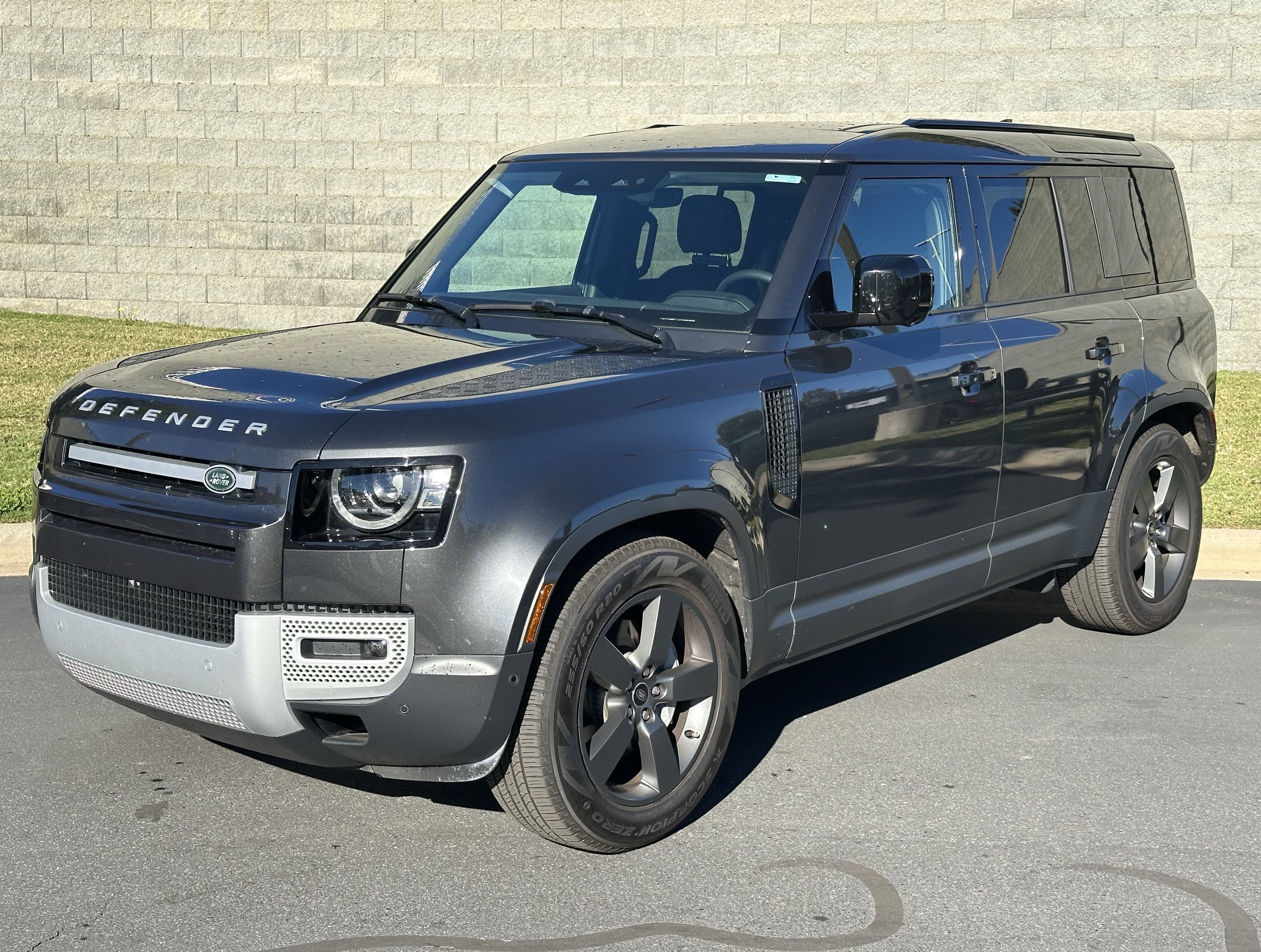 Used 2025 Land Rover Defender 110 S AWD/4WD image 1