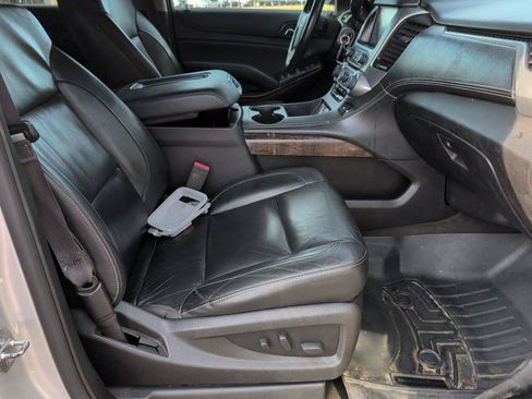 Used 2017 Chevrolet Suburban LT AWD/4WD image 41
