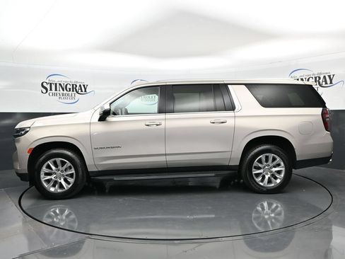 Used 2024 Chevrolet Suburban Premier RWD image 4