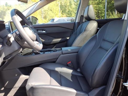 Used 2022 Nissan Rogue SV w/ SV Premium Package image 22