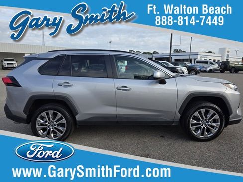 Used 2023 Toyota RAV4 XLE Premium image 1