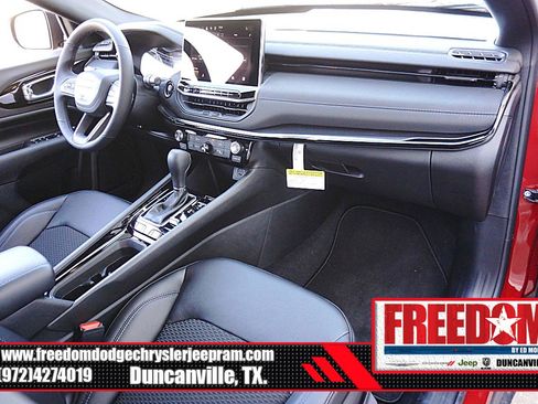 New 2026 Jeep Compass Latitude image 12