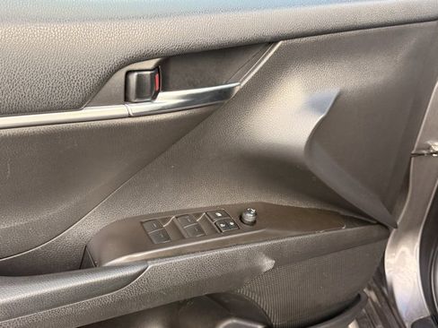 Used 2023 Toyota Camry SE image 11