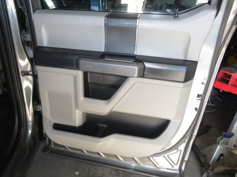 Used 2018 Ford F150 XLT AWD/4WD image 26