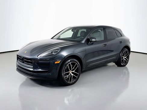 Certified 2024 Porsche Macan AWD/4WD image 1