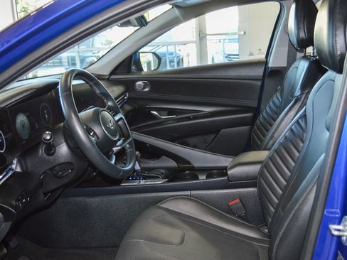 Used 2021 Hyundai Elantra Limited FWD image 12