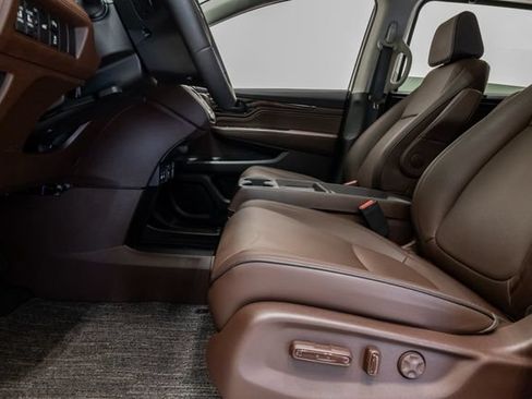Used 2026 Honda Odyssey Touring image 12