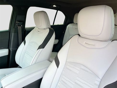 Used 2025 Cadillac XT4 Sport image 18